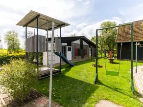Vacation Home with Pond - Image 3