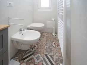 Bellissimo appartamento per 4 persone con WIFI, TV e patio - Image 4