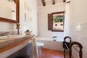 Villa 'Font' with Mountain View, Wi-Fi and Air Conditioning - Image 4