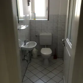 Moderno, spazioso e confortevole Wohung in Villa con buoni collegamenti di trasporto - Image 3