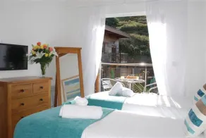 Eco Style Beach House, 3 Beds, Porthtowan, Cornwall, UK (6 mins walk to beach) - Image 3