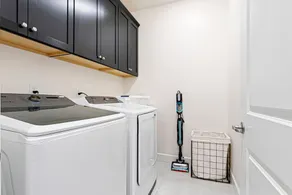 Stylish Sleek 4BR Nevada Home Near Downtown Reno - Image 2