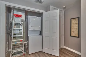 Cozy Haven Attached to Million Home - South Tampa - Image 2