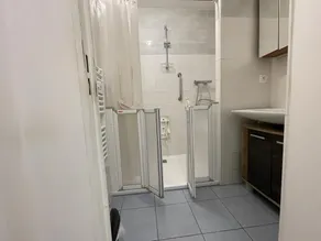 Superb apartment in downtown residence - Image 4