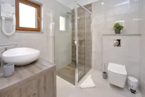 Villa in Starigrad with heated pool - Image 3