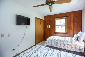 3 bedroom Lakeview home with New Hot tub! - Image 5