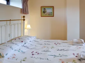 2 bedroom accommodation in Knole - Image 3
