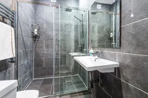 Beautiful Flat-12 minutes(tube)to Oxford Street,Accommodates up to  6 - Image 2