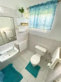 Cozy condo - stone throw away from the beach ! - Image 4