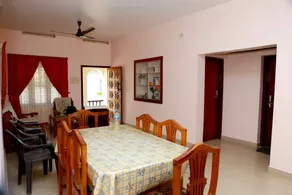 Bethel House tiene 3 dormitorios, 2. 5 baños, cocina y un comedor. - Image 3