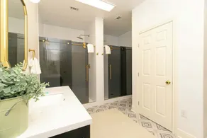 Spicewood Lodge with Pool, Hot Tub - Image 4