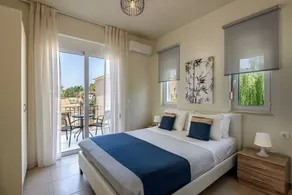 AZURE VILLA -BEACH FRONT - Image 4