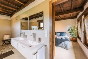 Lujosa casa para escapada romantica o en familia - Image 3
