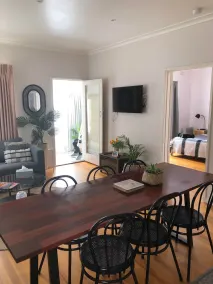 St. Leonards Pier Beach House -5 min walk to the beach - Image 2