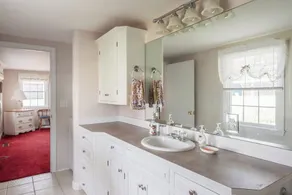 4 Bedroom Cozy Cottage - Image 3