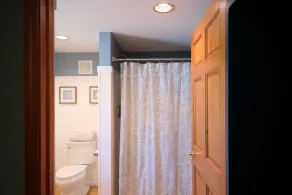 The Boathouse 4 Bed 2 1/2 Bath Lake Home  - Image 3