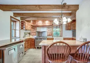 A cozy, beautifully renovated 1829 farmhouse - Image 5