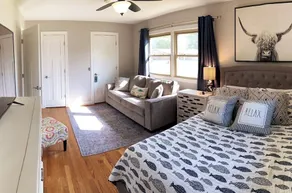 Waterfront Property newly remodeled - Image 5