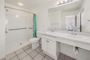 Soundside Dog Friendly w/ Pool, Elevator, Hot Tub, Game and Theater Rooms - Image 4