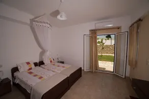 VILLACHARULA  luxurious villa in Pitsidia - Image 4
