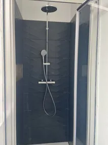 Renovated, comfortable city-center apartment - Image 2