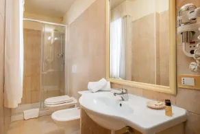 Hotel Regina Elena - Image 5