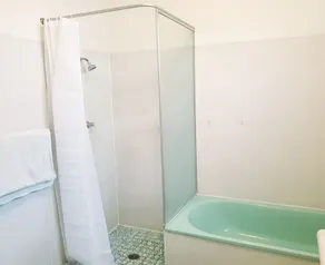 Classic Lancelin split level 70s beach house with ocean views, sleeps 8 - Image 5