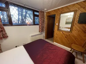 Self Catering cottage with double bedroom - Image 4