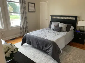 15 Min from CLT Airport! Spacious & Renovated! - Image 5