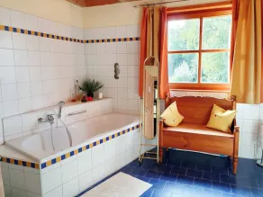 Cozy bright large vacation apartment in a wooden house - Image 2