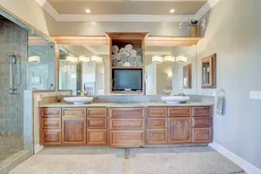 1 STORY ARTISTIC MASTERPIECE W/ AMAZING VIEWS! GORGEOUS POOL W/SAFETY FENCE OPT. - Image 3