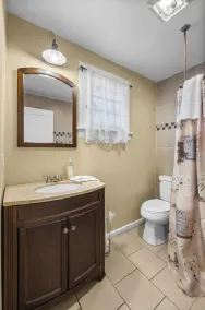 AV   Bungalows    #8 - Image 2