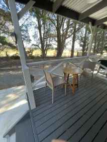 Bodkin cottage room  #4 amongst the trees - Image 2