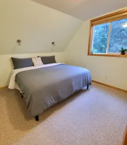 Skyline cottage, private hot tub, wifi sleeps 4! - Image 4