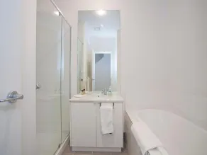 Bekvämt, rent och modernt i ett idealiskt lugnt läge - Image 4