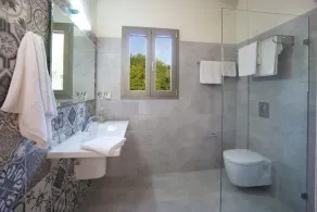 Elegant & Stylish Villa with Self-Contained Studio, A/C, Private Pool & Sea View - 4km to Fiscardo! - Image 2