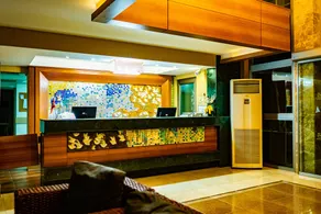 Ambassador Plaza - Image 4