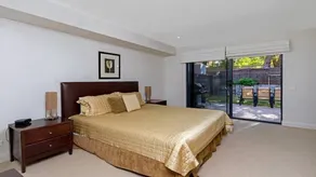 Luro 2 - Waterfront Luxury - Image 5