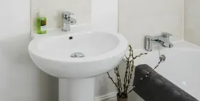 Luxury Central Bath House - Image 2