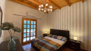Fantastic villa with private pool & garden - peace & sea in Roumeli, Crete - Image 4