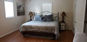 Completely remodeled 4 bedroom home 8 blocks from the PW Mercantile! - Image 4