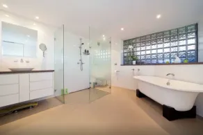 Northern Beaches beachfront house - reduced June 26 rates available ! - Image 2