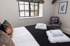 8 Tarn End Cottage, a luxurious cottage for romantic break overlooking Talkin Tarn close to Hadrians Wall - Image 5