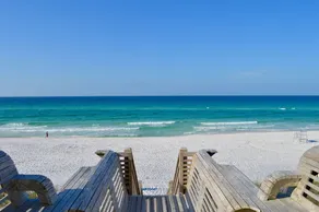 Guest Home w King bed, Steps To Beach And Pool + 2 Adult Bikes! - Image 5