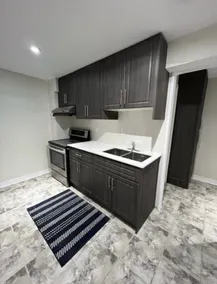 Finest BR Free Parking/Wifi TV Shared Suite - Image 5