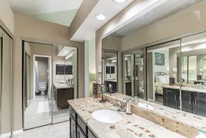 \"SW Houston Eclectic Living\" Long Stays Welcome! - Image 3