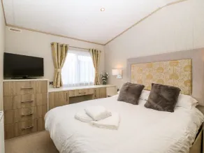 Lodge by the Sea - Image 4