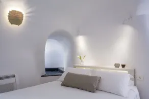 Aqua Dream Villa with Indoor Cave Plunge Pool - Image 5