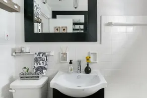 Best Of Nashville - Award Winning, Top Floor Studio and Pool - Image 3