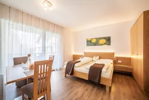 Apartment \"Schnitzer - Löwenzahn\" with Mountain View, Wi-Fi, Balcony & Garden - Image 5